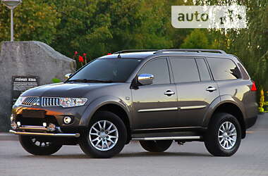 Позашляховик / Кросовер Mitsubishi Pajero Sport 2013 в Дніпрі