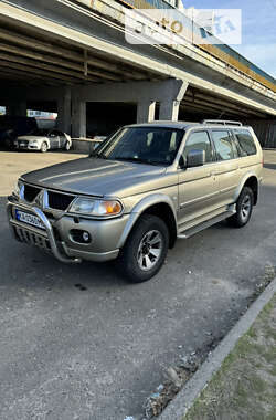 Внедорожник / Кроссовер Mitsubishi Pajero Sport 2006 в Киеве