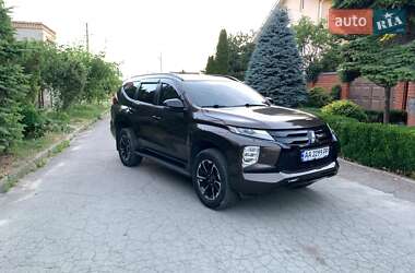 Позашляховик / Кросовер Mitsubishi Pajero Sport 2021 в Дніпрі