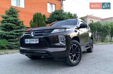 Позашляховик / Кросовер Mitsubishi Pajero Sport 2021 в Дніпрі