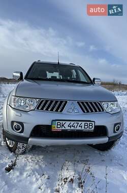 Внедорожник / Кроссовер Mitsubishi Pajero Sport 2011 в Тернополе