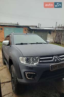 Позашляховик / Кросовер Mitsubishi Pajero Sport 2014 в Житомирі