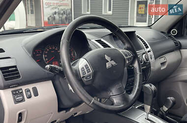 Позашляховик / Кросовер Mitsubishi Pajero Sport 2012 в Сумах