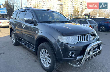 Внедорожник / Кроссовер Mitsubishi Pajero Sport 2011 в Ровно