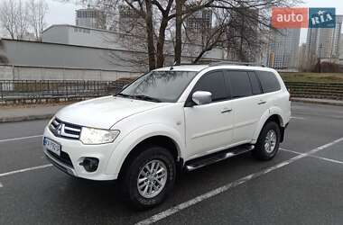 Позашляховик / Кросовер Mitsubishi Pajero Sport 2013 в Києві