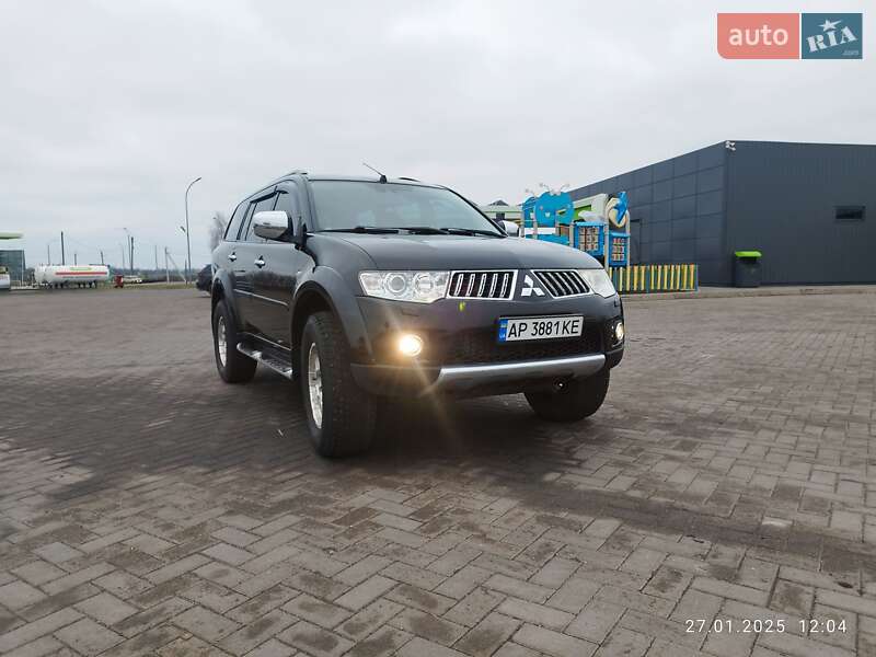 Внедорожник / Кроссовер Mitsubishi Pajero Sport 2011 в 