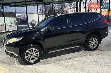 Внедорожник / Кроссовер Mitsubishi Pajero Sport 2016 в 