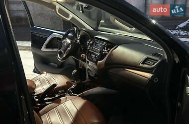 Внедорожник / Кроссовер Mitsubishi Pajero Sport 2016 в 