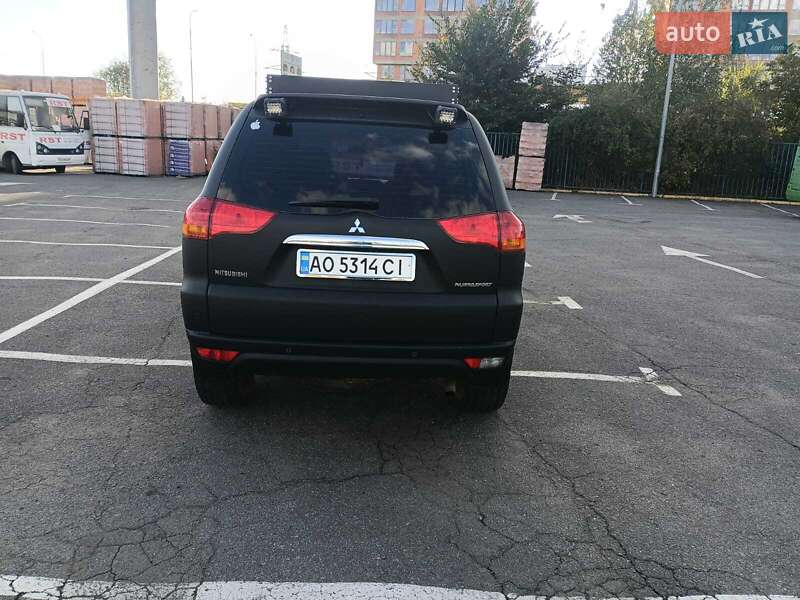 Внедорожник / Кроссовер Mitsubishi Pajero Sport 2010 в Ужгороде