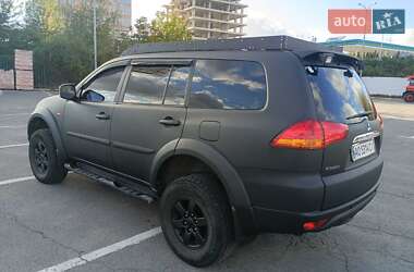 Внедорожник / Кроссовер Mitsubishi Pajero Sport 2010 в 