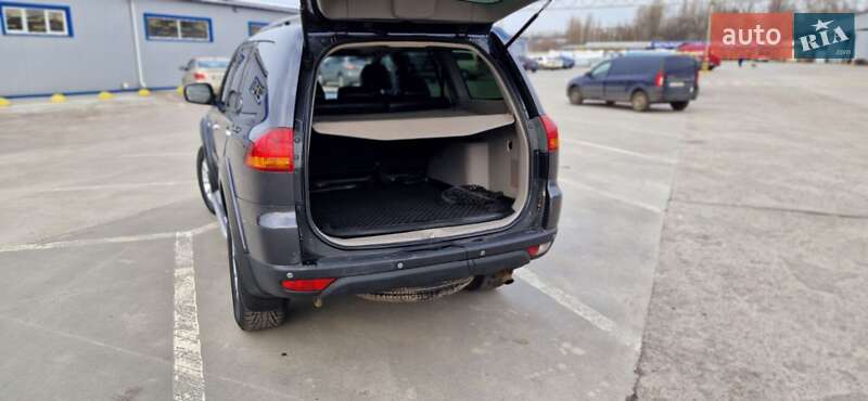 Внедорожник / Кроссовер Mitsubishi Pajero Sport 2012 в Кременчуге