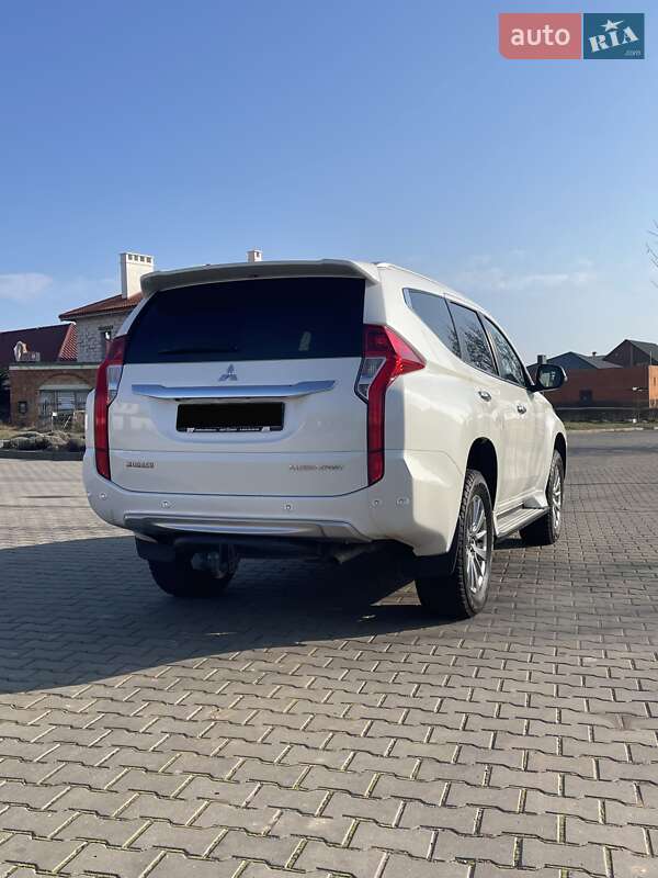 Позашляховик / Кросовер Mitsubishi Pajero Sport 2016 в Одесі фото 4 Позашляховик / Кросовер Mitsubishi Pajero Sport 2016 в Одесі
