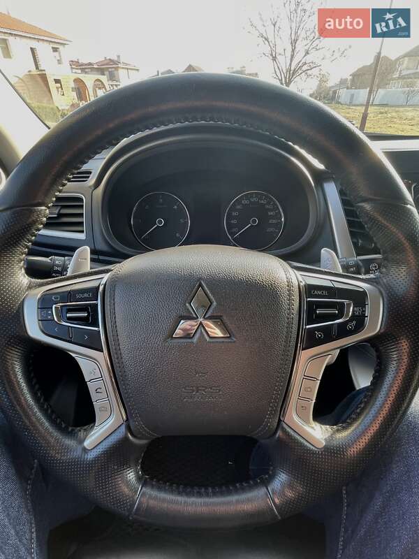 Позашляховик / Кросовер Mitsubishi Pajero Sport 2016 в Одесі фото 6 Позашляховик / Кросовер Mitsubishi Pajero Sport 2016 в Одесі