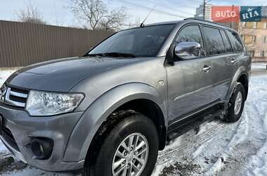 Позашляховик / Кросовер Mitsubishi Pajero Sport 2014 в Києві