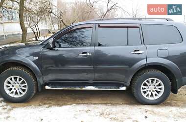 Внедорожник / Кроссовер Mitsubishi Pajero Sport 2010 в 