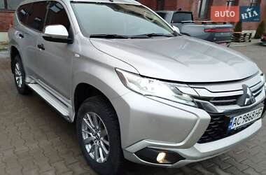 Внедорожник / Кроссовер Mitsubishi Pajero Sport 2016 в 