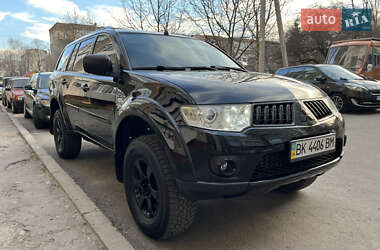 Внедорожник / Кроссовер Mitsubishi Pajero Sport 2012 в Дубно