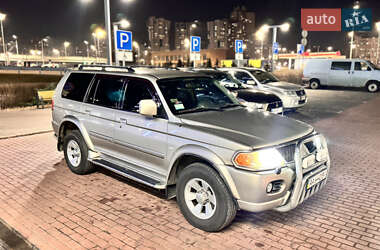 Внедорожник / Кроссовер Mitsubishi Pajero Sport 2006 в 
