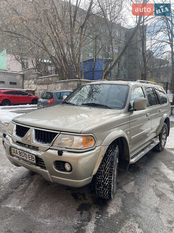Позашляховик / Кросовер Mitsubishi Pajero Sport 2007 в Києві