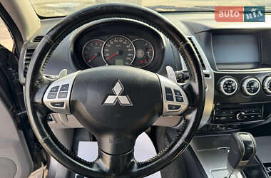 Внедорожник / Кроссовер Mitsubishi Pajero Sport 2012 в 