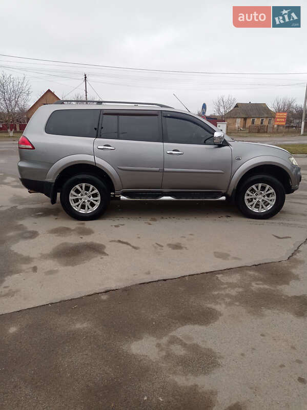 Mitsubishi Pajero Sport