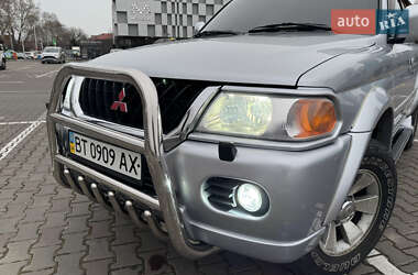 Внедорожник / Кроссовер Mitsubishi Pajero Sport 2006 в 