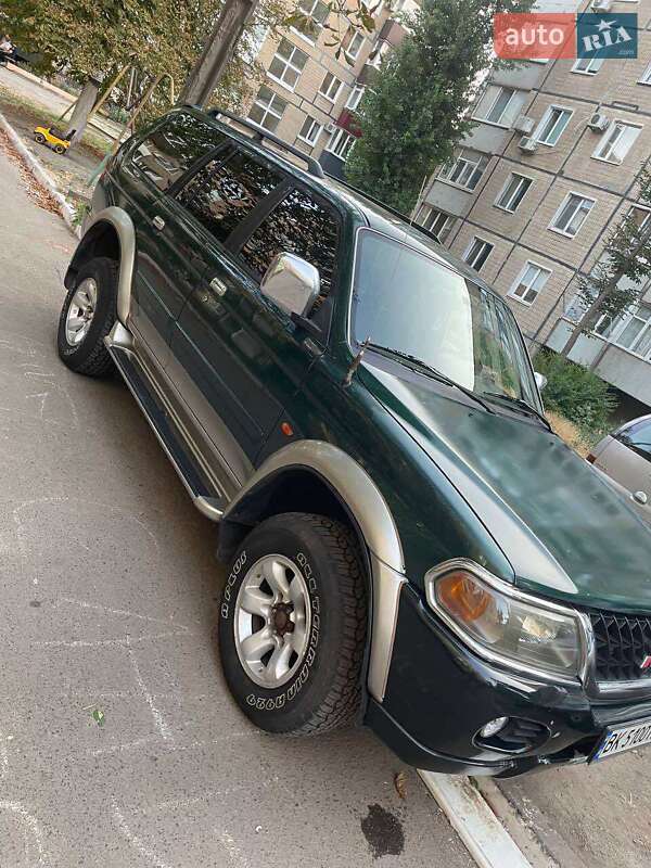 Позашляховик / Кросовер Mitsubishi Pajero Sport 2000 в Харкові