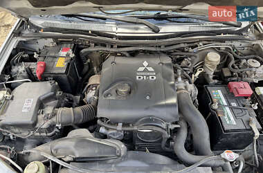 Внедорожник / Кроссовер Mitsubishi Pajero Sport 2013 в 
