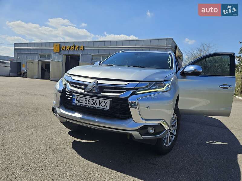 Позашляховик / Кросовер Mitsubishi Pajero Sport 2016 в Дніпрі