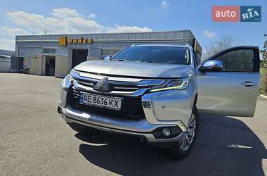 Внедорожник / Кроссовер Mitsubishi Pajero Sport 2016 в 
