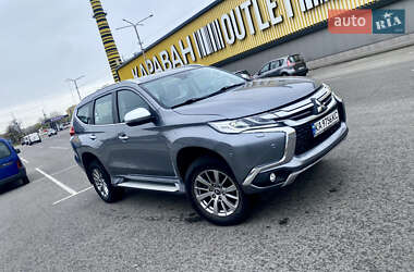 Позашляховик / Кросовер Mitsubishi Pajero Sport 2017 в Києві