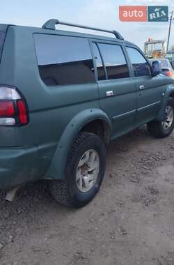 Внедорожник / Кроссовер Mitsubishi Pajero Sport 2000 в 