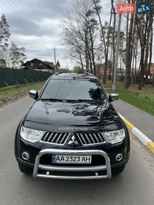 Позашляховик / Кросовер Mitsubishi Pajero Sport 2011 в Києві
