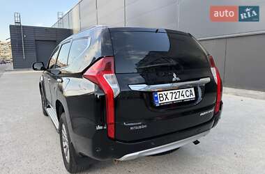 Внедорожник / Кроссовер Mitsubishi Pajero Sport 2017 в 