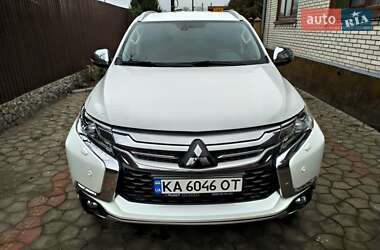 Внедорожник / Кроссовер Mitsubishi Pajero Sport 2016 в 