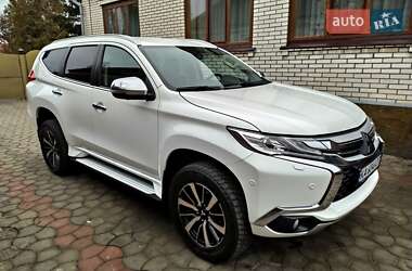 Внедорожник / Кроссовер Mitsubishi Pajero Sport 2016 в 