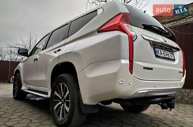 Внедорожник / Кроссовер Mitsubishi Pajero Sport 2016 в 