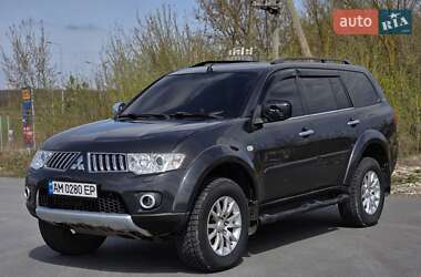 Позашляховик / Кросовер Mitsubishi Pajero Sport 2011 в 