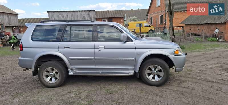 Позашляховик / Кросовер Mitsubishi Pajero Sport 2007 в Вараші