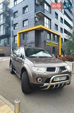 Внедорожник / Кроссовер Mitsubishi Pajero Sport 2010 в Киеве