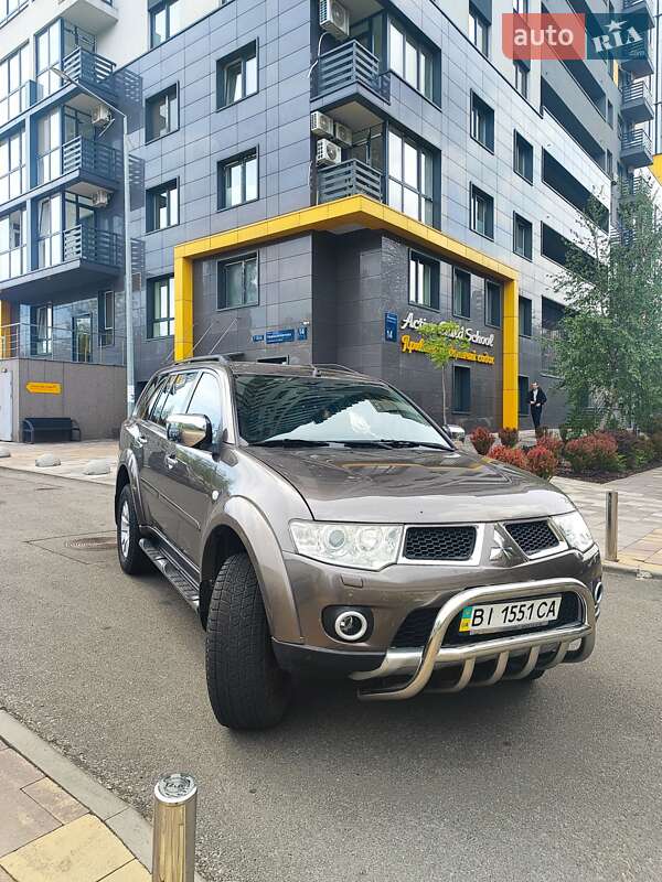 Mitsubishi Pajero Sport 2010