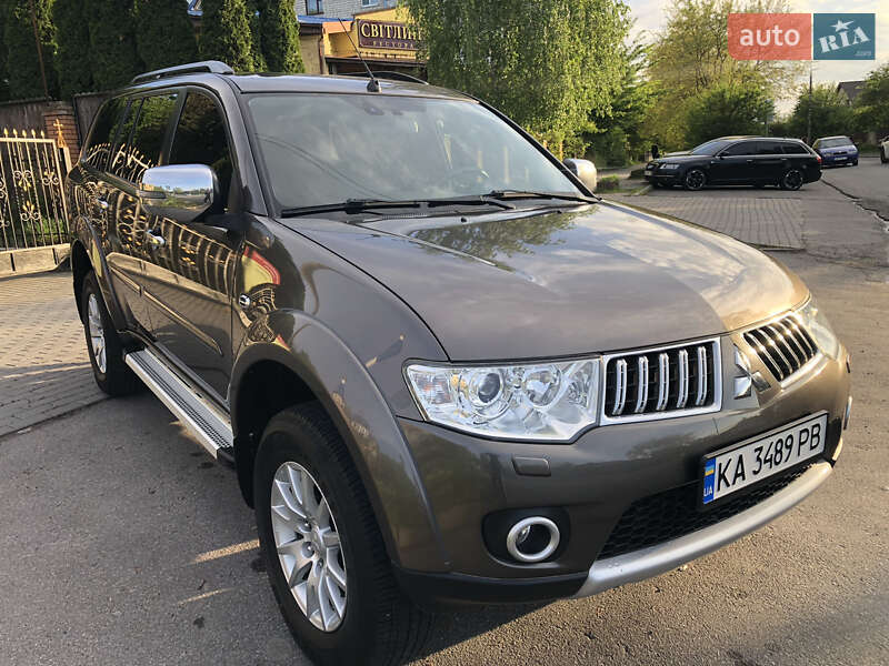 Позашляховик / Кросовер Mitsubishi Pajero Sport 2013 в Вінниці