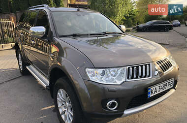 Внедорожник / Кроссовер Mitsubishi Pajero Sport 2013 в 