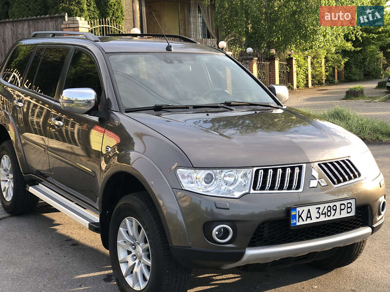 Позашляховик / Кросовер Mitsubishi Pajero Sport 2013 в Вінниці