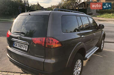 Внедорожник / Кроссовер Mitsubishi Pajero Sport 2013 в 