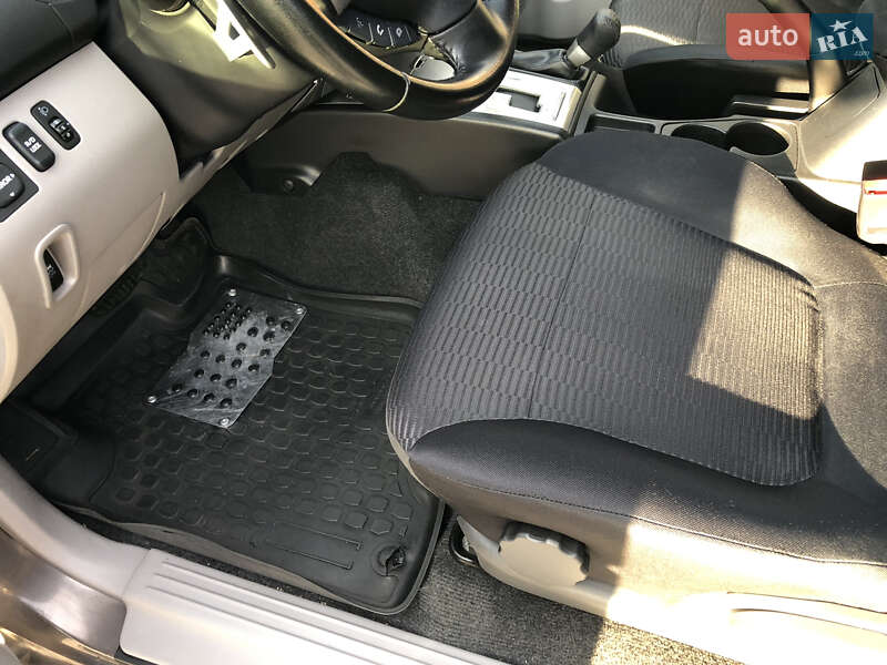Позашляховик / Кросовер Mitsubishi Pajero Sport 2013 в Вінниці