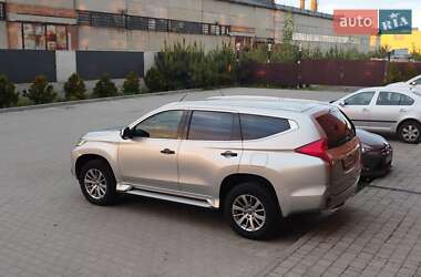 Внедорожник / Кроссовер Mitsubishi Pajero Sport 2016 в 