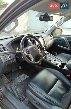 Внедорожник / Кроссовер Mitsubishi Pajero Sport 2021 в 