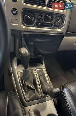Внедорожник / Кроссовер Mitsubishi Pajero Sport 2005 в 