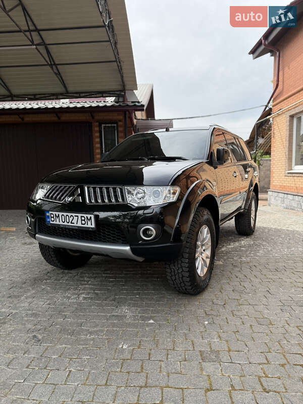 Внедорожник / Кроссовер Mitsubishi Pajero Sport 2010 в Сумах